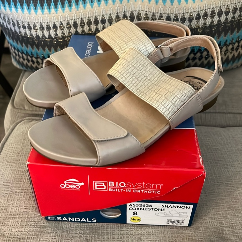 ABEO by Walking Co. Shannon Cobblestone Sandals NIB
